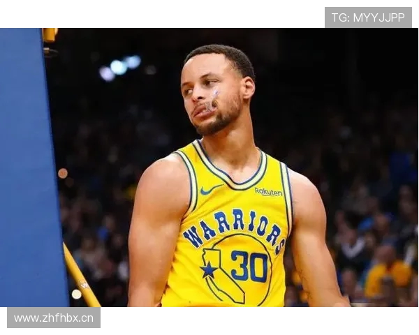 斯蒂芬库里穿着What The配色BOOK1震撼登场迎战太阳力求延续胜利辉煌